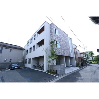 ルリアン【3階】の外観