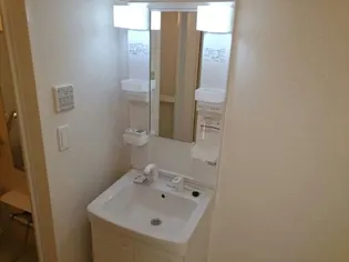 brise・f【1階】の内装