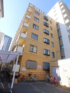 第73プレジデント吉敷【6階】の外観