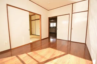 コンフォルターブル【1階】の内装