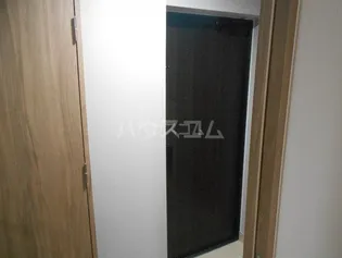 ディームス横濱青木町【1階】の玄関