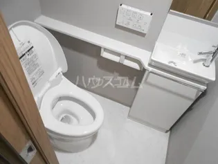 ディームス横濱青木町【1階】の内装