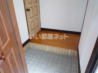 シティハウス大下の玄関