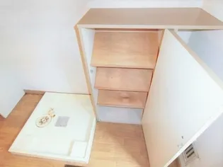 パインビレッジ【2階】の玄関