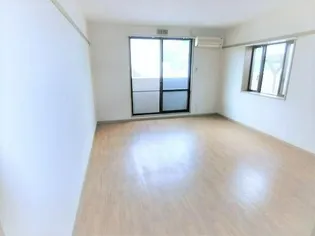 パインビレッジ【2階】の居間