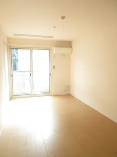 ガーデンヴィラMIYABI【2階】の居間