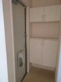 ガーデンヴィラMIYABI【2階】の玄関