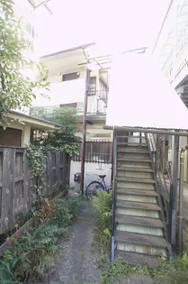 小里アパート【2階】の外観