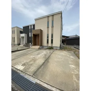 富山県富山市新根塚町1【一戸建】の外観