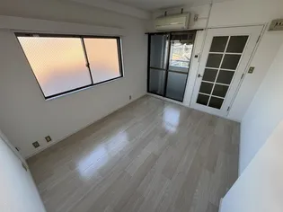 第5光和ビル【3階】の居間