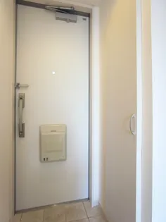 リブリ・松庵【2階】の玄関