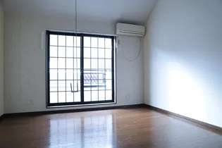 ホワイトキャッスル栗生7番館の画像