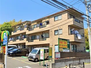 サントラピーヌ【1階】の外観