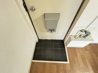 サニイプレイスレジデンス【1階】の玄関