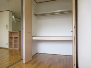 マンションマルカ サウス【1階】の内装