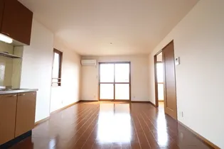 サニーハイツ田園 A【2階】の居間