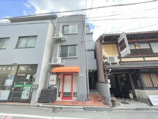 CarlVilla【2階】の外観