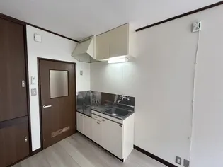 リッチヒルズ【1階】のキッチン