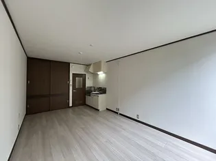 リッチヒルズ【1階】の居間