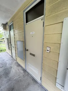 リッチヒルズ【1階】の玄関