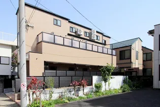 ルームズ中野A棟【1階】の外観