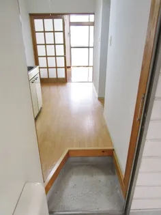 サンハイツ浅岡【2階】の玄関