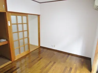 サンハイツ浅岡【2階】の内装