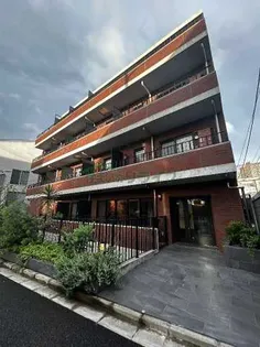 プレジール神宮前の外観