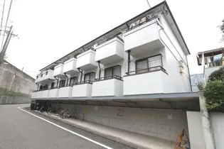 Y Sヴィラ【1階】の外観