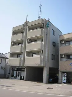 イル・ヴィーノ【2階】の外観