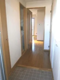 ハイツ佐野【2階】の玄関