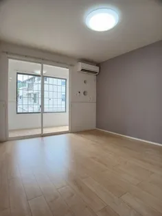 フォルシュ近見C【1階】の居間