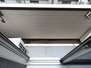 ロイヤルハイツ川西【2階】の内装