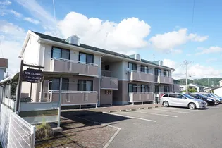 ニューエレガンス【2階】の外観