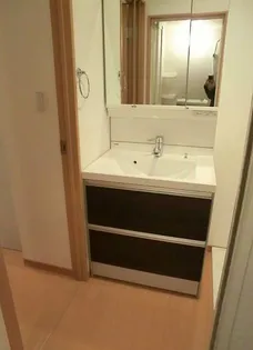 東京都中野区中野5【マンション】の外観