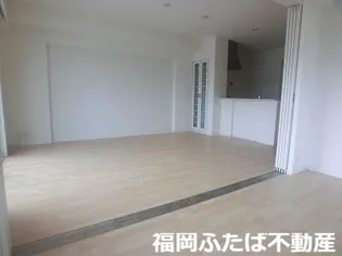 メゾン ド ノアール【5階】の居間