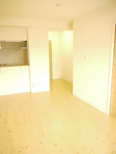 神話の杜 K【2階】の居間