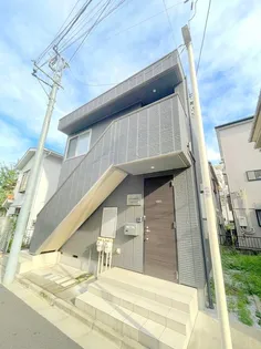 クイーンズブリッジ幡ヶ谷【1階】の外観