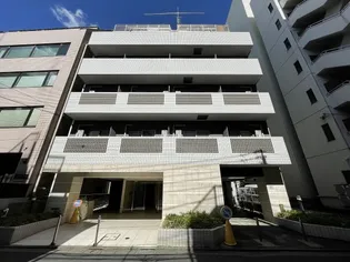 ラグジュアリーアパートメント本郷【5階】の外観