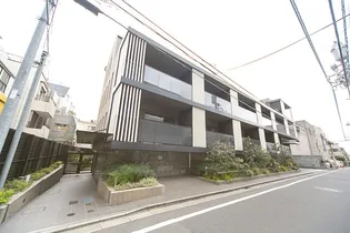パークアクシスプレミア表参道【1階】の外観
