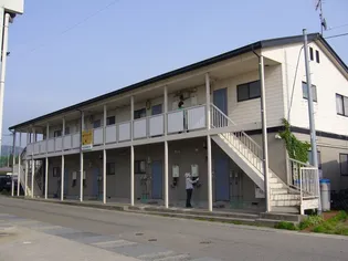 北ウィング【1階】の外観