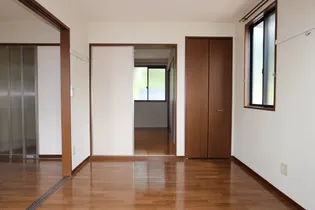 ルピナス B101【1階】の居間