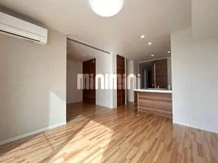 グリーンビレッジ大谷【2階】の居間