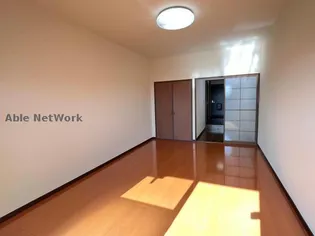 ロイヤル江戸橋【5階】の内装