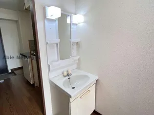 ロイヤル江戸橋【5階】の内装