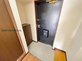 ロイヤル江戸橋【5階】の玄関