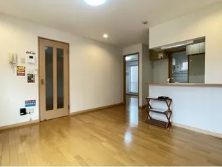 DINASTIA【1階】の居間