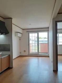 メゾン・ディオール A【2階】の居間