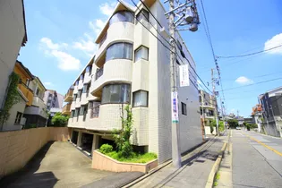 巌ビル丸山【2階】の外観