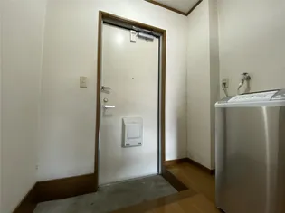 コンフォール【2階】の玄関